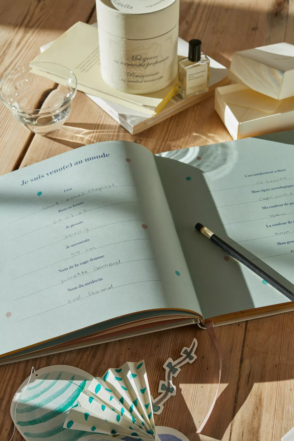 Mes Premières Années - livre beige