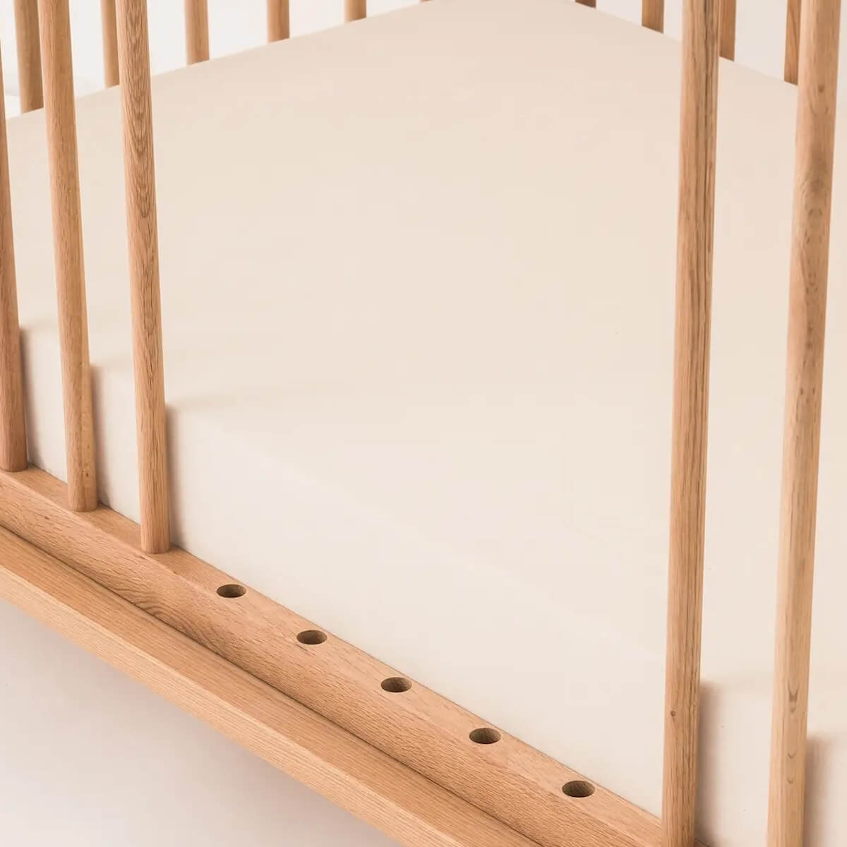 Lit Bébé Evolutif Latitude en Bois de Chêne Massif Nobodinoz 70x140CM